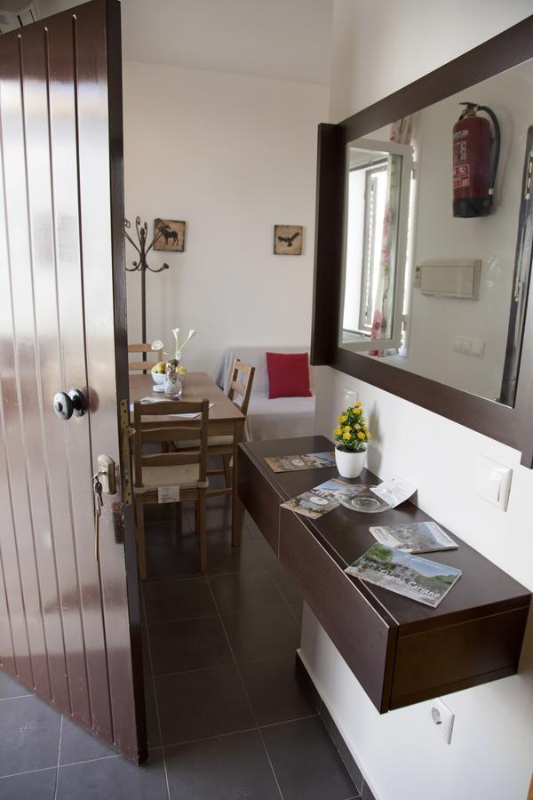 Apartamentos Puerta Sierra Puerto Serrano Buitenkant foto